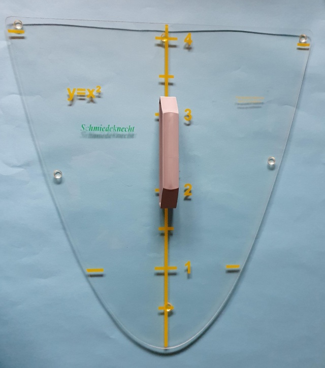 Parabelschablone, 42 cm, Längeneinheit 1 dm, Plexiglas, magnethaftend