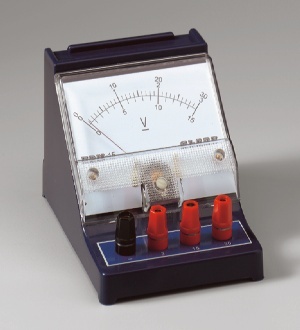 Schülervoltmeter, im Pultgehäuse DC