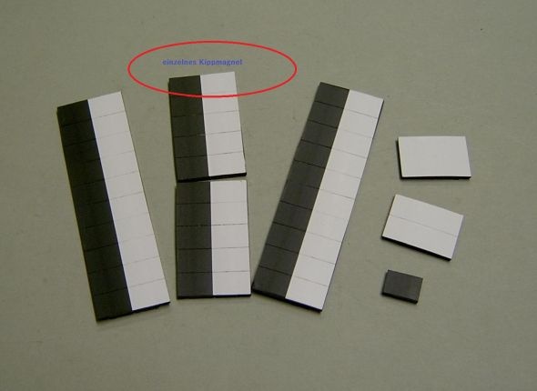 Magnetsymbol für Stundenplan, halb schwarz-halb weiß