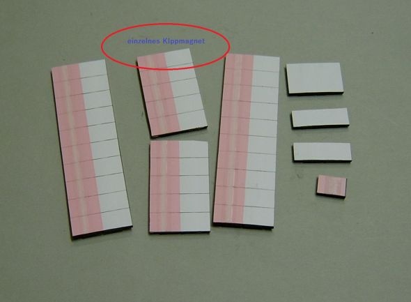 Magnetsymbol für Stundenplan, halb rosa mit Streifen-halb weiß